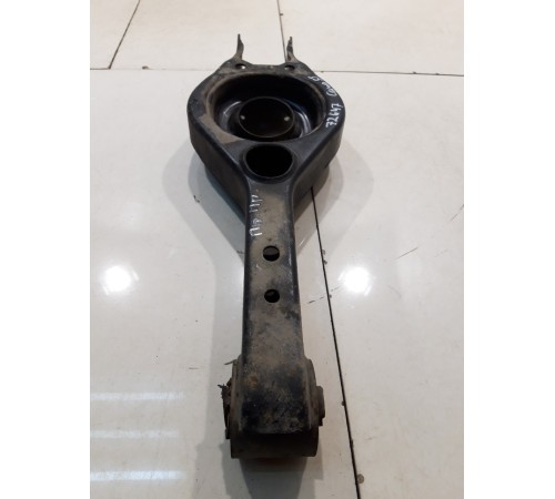 Рычаг подвески (задний, правый)