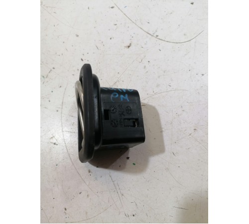 Крючок багажника