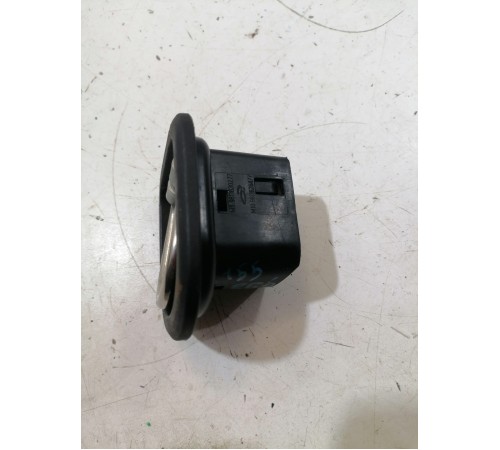 Крючок багажника