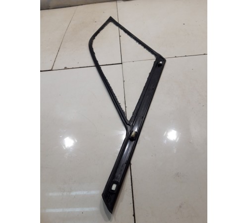 резинка форточки глухого стекла (задняя левая)