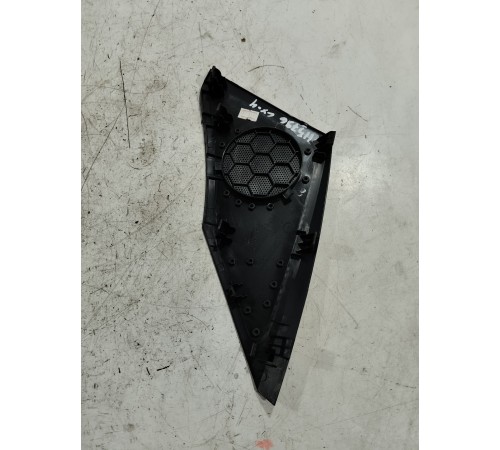 Накладка торпедо под динамик правая