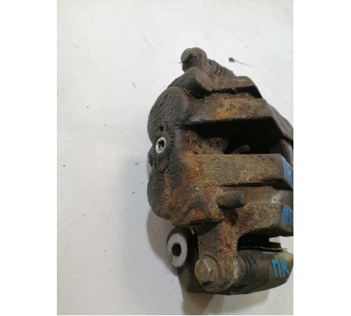  Суппорт передний правый