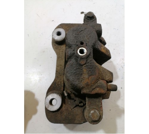  Суппорт передний правый