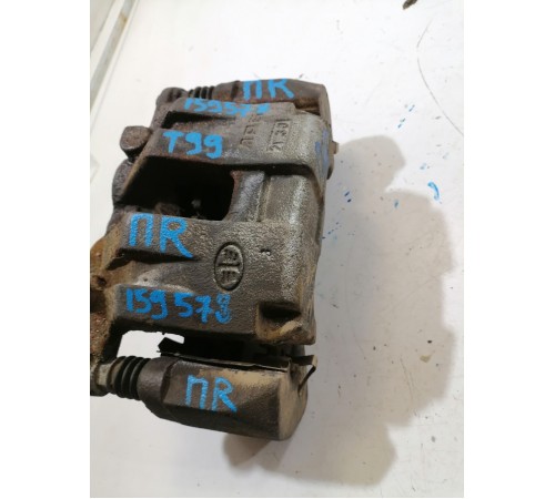  Суппорт передний правый