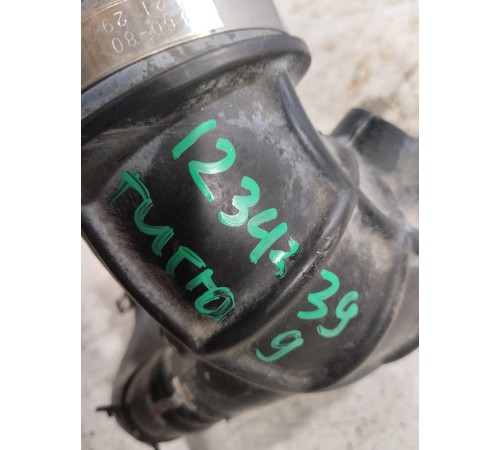 Патрубок воздушного фильтра