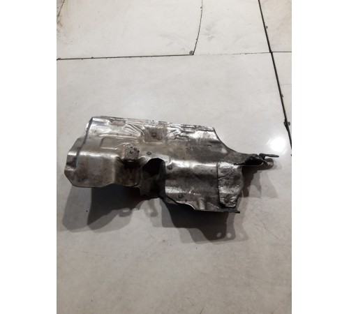 Тепловой экран моторного отсека правый