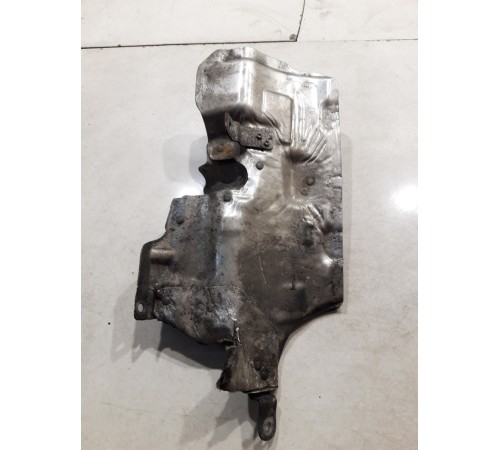 Тепловой экран моторного отсека правый