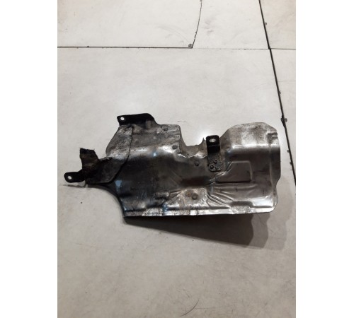 Тепловой экран моторного отсека правый