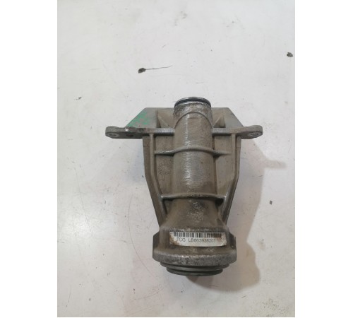 Кронштейн привода передний правый, чулок полуоси