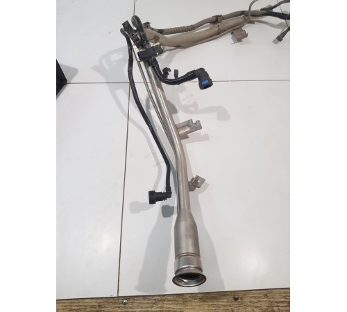 Горловина топливного бака