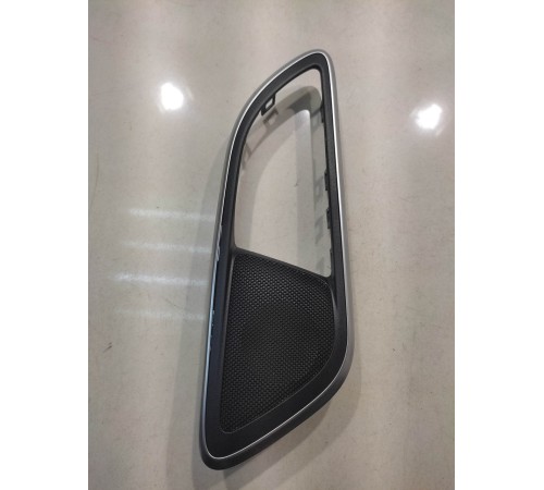 Накладка обшивки двери(задняя правая)