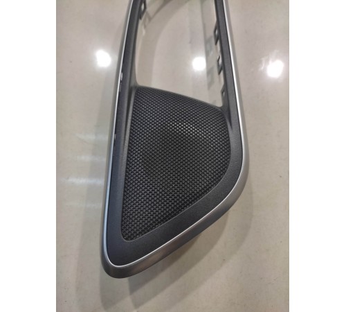 Накладка обшивки двери(задняя правая)