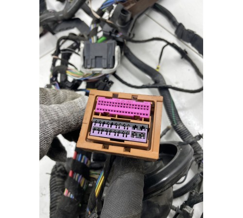 Электропроводка с монтажным блоком