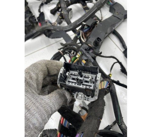 Электропроводка с монтажным блоком