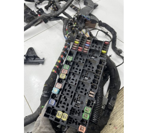 Электропроводка с монтажным блоком