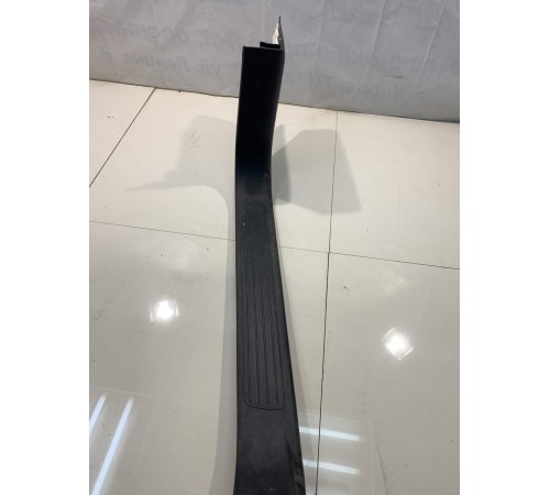 Внутренняя накладка порога (передняя левая)