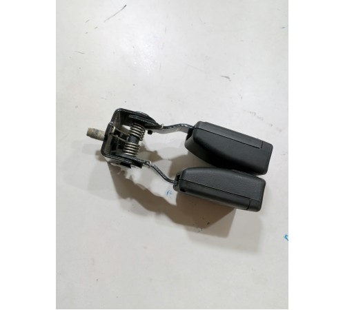 Ответная часть заднего ремня безопасности