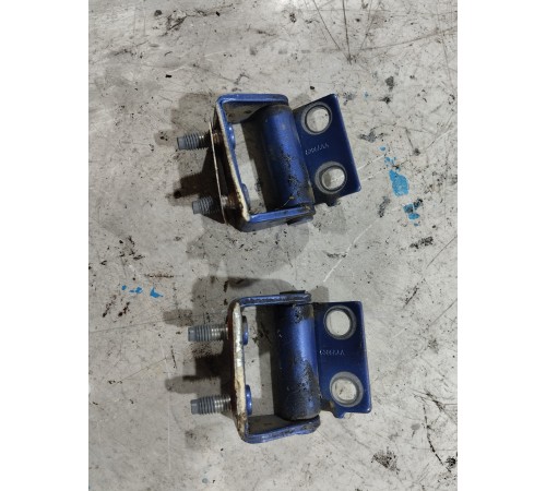 Петля крышки багажника 2шт