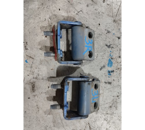 Петля крышки багажника 2шт