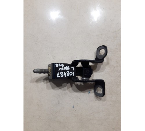 Петля крышки багажника(левая)