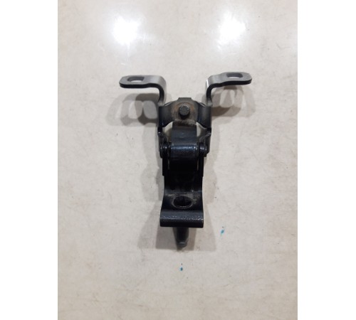 Петля крышки багажника(левая)