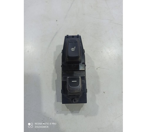 Кнопка стеклоподъемника (задняя правая)