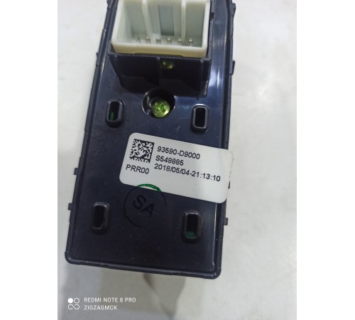 Кнопка стеклоподъемника (задняя правая)