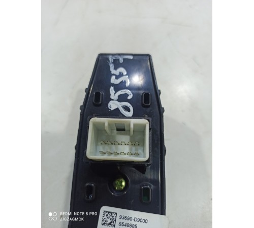 Кнопка стеклоподъемника (задняя правая)