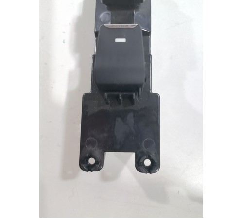 Кнопка стеклоподьемника задняя правая