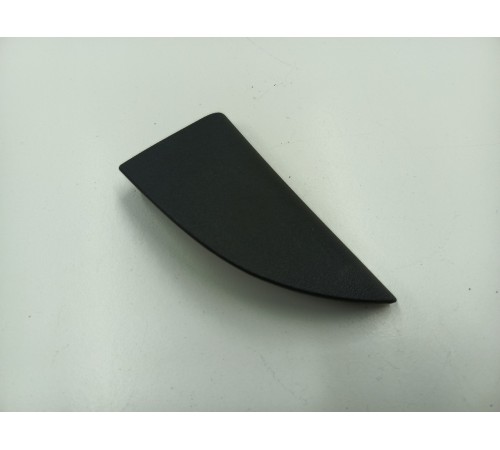 Накладка пластик передняя правая