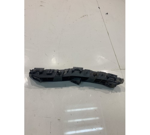 Кронштейн переднего бампера правый