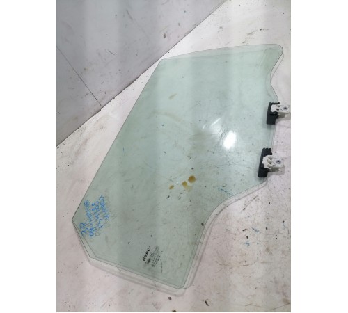 Стекло двери заднее правое