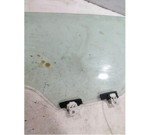 Стекло двери заднее правое