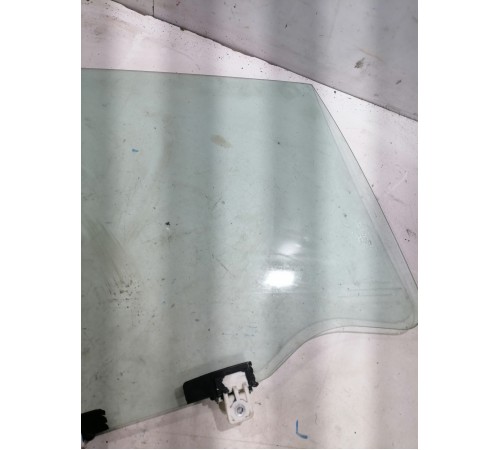 Стекло двери заднее правое
