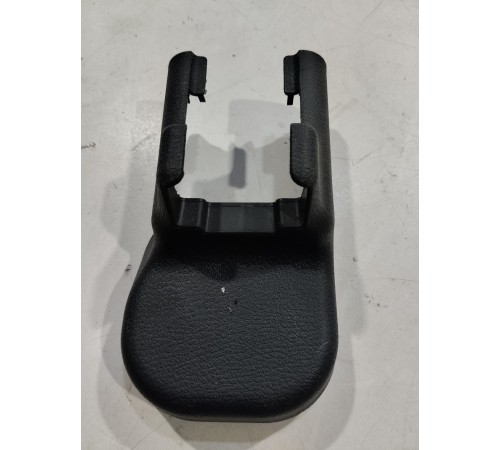 Накладка крепления сиденья задняя левая