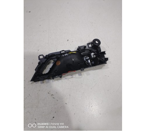 Ручка двери (передняя правая внутренняя)