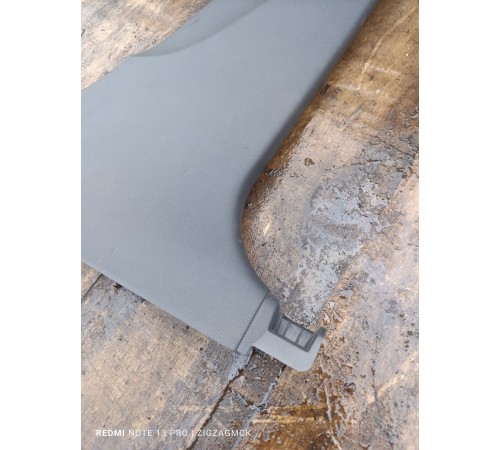 Накладка центральной стойки правая нижняя