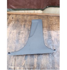Накладка центральной стойки правая нижняя