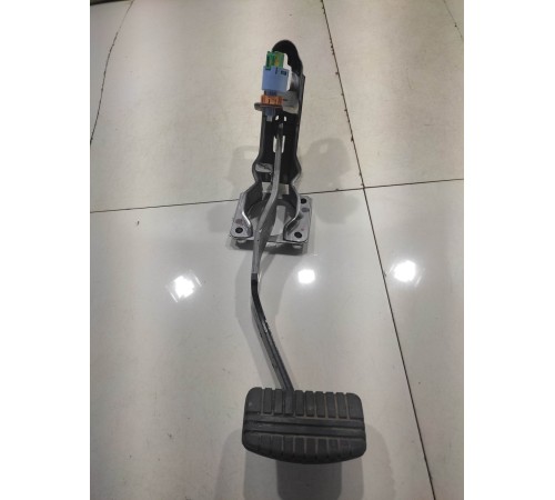 Педаль тормоза