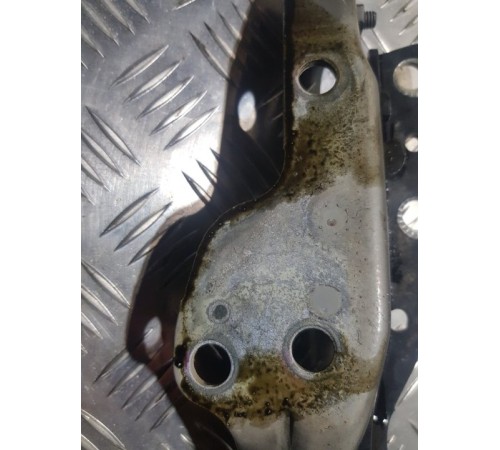 Петля капота перед. прав.