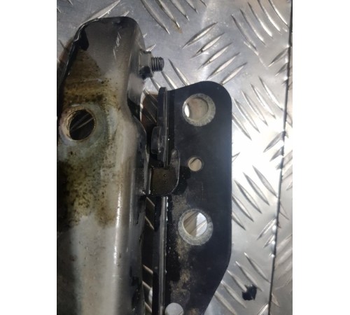 Петля капота перед. прав.