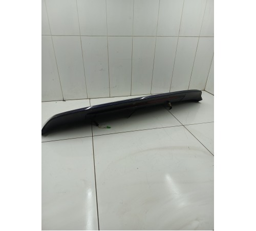 Спойлер крышки двери багажника