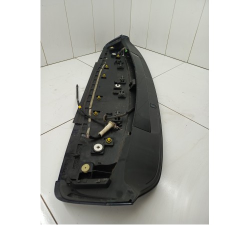 Спойлер крышки двери багажника