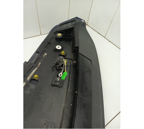 Спойлер крышки двери багажника