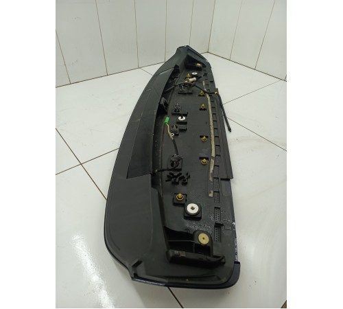 Спойлер крышки двери багажника