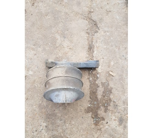 Кронштейн подвески двигателя ширина переднего