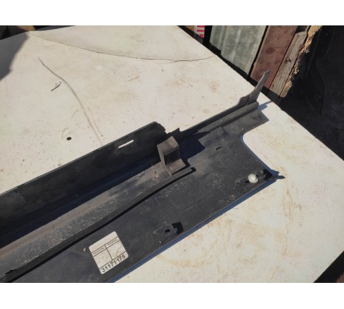 Накладка порога наружная правая