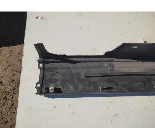 Накладка порога наружная правая