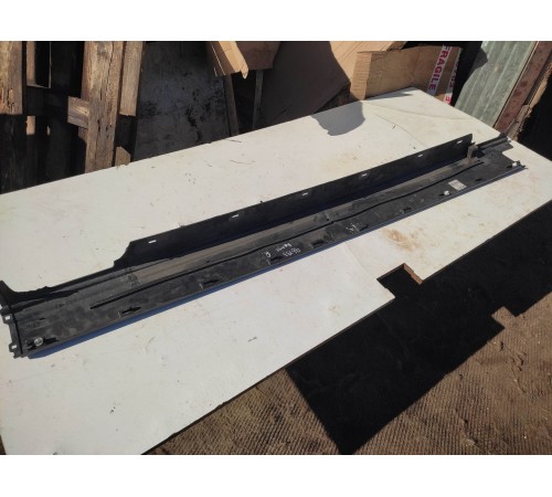 Накладка порога наружная правая