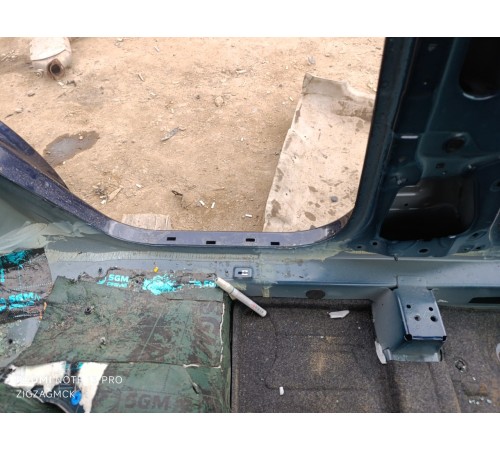 Порог со стойкой левый